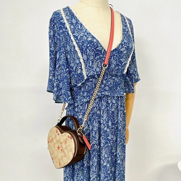 Coach CK523 Heart Crossbody In Signature Canvas With Heart IN Light Khaki Multi - Picture 1 of 7